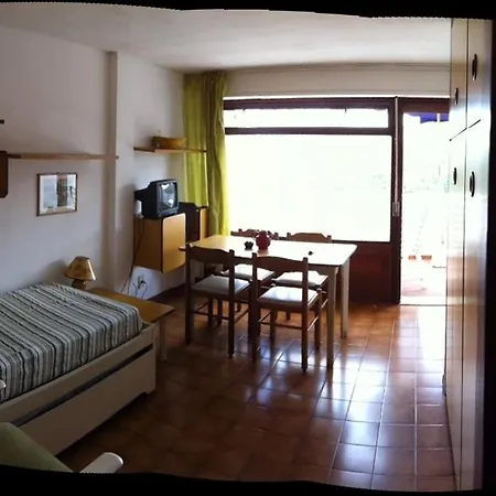 Bilocale Procchio Con Terrazza In Napoleon