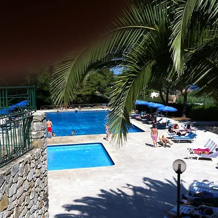 Appartamento Bilocale Procchio Con Terrazza In Napoleon