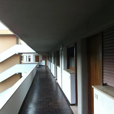 Bilocale Procchio Con Terrazza In Napoleon